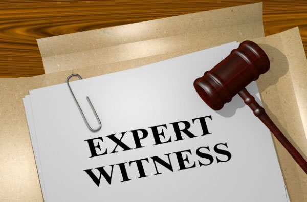 How to Choose the Best Car Safety Expert Witness for Your Case