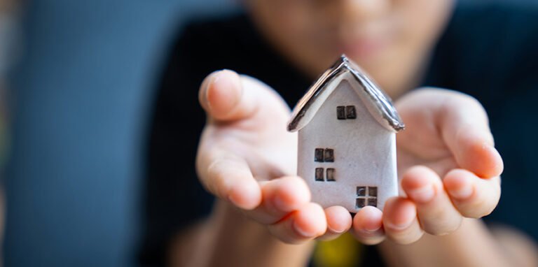 Parents Helping Kids Buy Homes: Essential Estate Planning Tips for Canadian Families in 2025